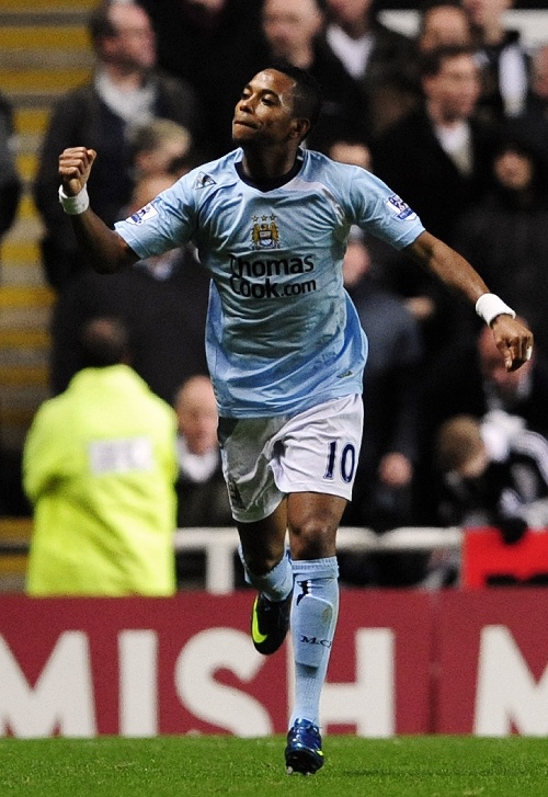 巴媒：小罗比尼奥解约金高达5000万欧，桑托斯对其低调保护（巴媒称小罗比尼奥违约金达5000万欧元，桑托斯低调护航）