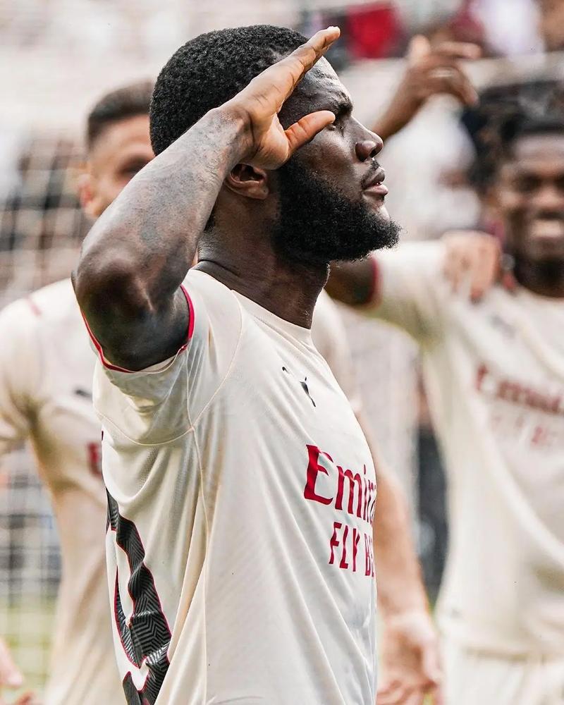 意媒：新星伊万-马耶首次入选一线队，他在国米的未来计划中（意媒：小将伊万-马耶首次进入一线队，已被纳入国米未来规划）