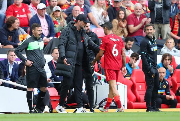 气还没消？卢克曼在与尤里奇争执后取关亚特兰大官方社媒（与尤里奇争执后余怒未消？卢克曼已取关亚特兰大官方社媒）