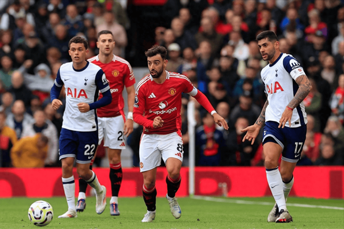 太阳报：麦克托米奈领意甲最佳球员奖，被女友透视着装抢风头（太阳报：麦克托米奈加冕意甲最佳，女友透视穿搭抢尽风头）